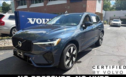2024 Volvo XC60 Plus Dark