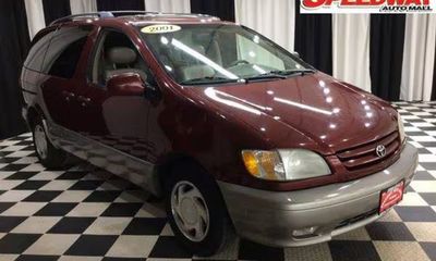 2001 Toyota Sienna LE XLE