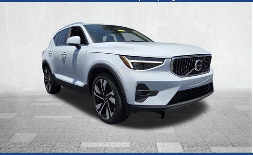 2024 Volvo XC40 Plus Bright