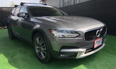 2017 Volvo V90CC Inscription