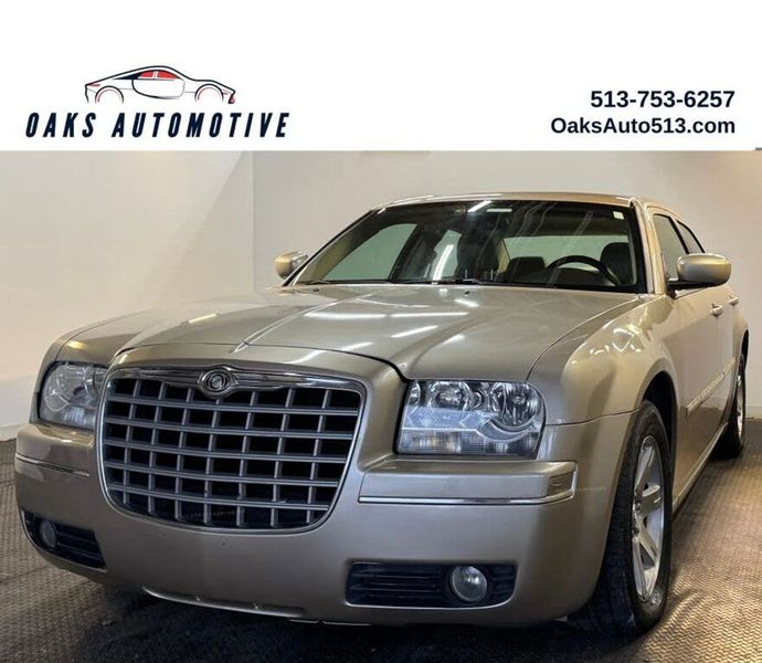 2006 Chrysler 300 — a typically priced live listing