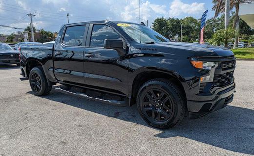 2023 Chevrolet Silverado Custom