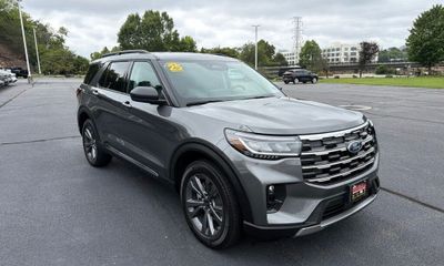 2025 Ford Explorer Active