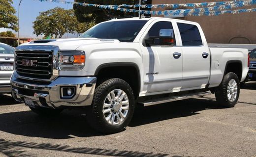 2018 GMC Sierra SLT