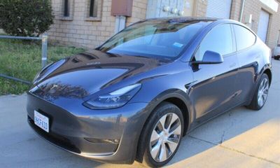 2023 Tesla Model Y Long Range