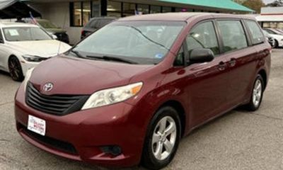 2014 Toyota Sienna L 7 Passenger