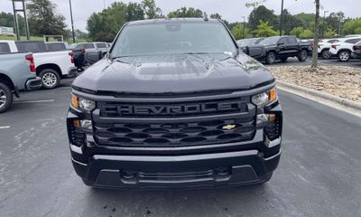 2026 Chevrolet Silverado Custom