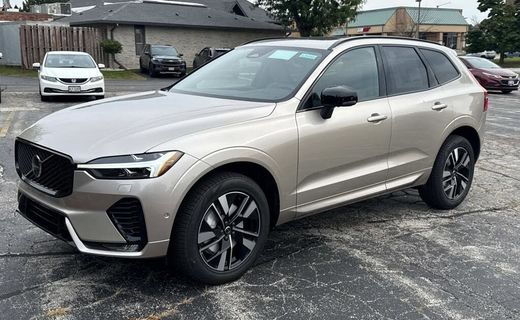 2026 Volvo XC60 Plus Dark