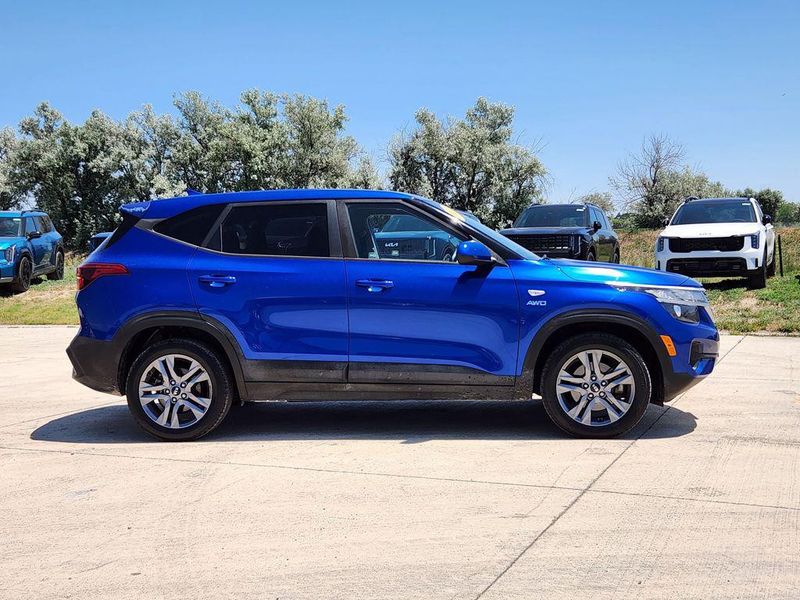 2021 Kia Seltos — a typically priced live listing
