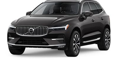 2023 Volvo XC60 Plus Bright