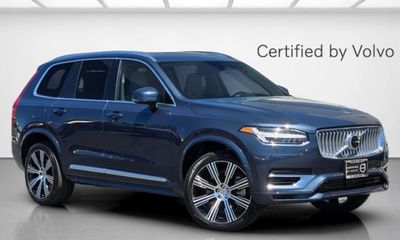 2025 Volvo XC90 Plus Bright