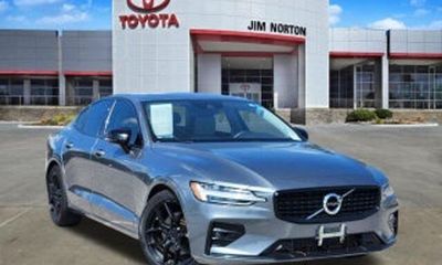 2023 Volvo S60 Core Bright Theme