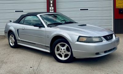2001 Ford Mustang Base