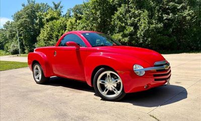 2004 Chevrolet SSR LS
