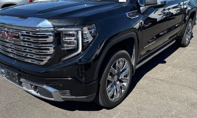 2024 GMC Sierra Denali