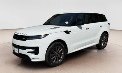 2025 Land Rover Range Sport P460E Dynamic SE