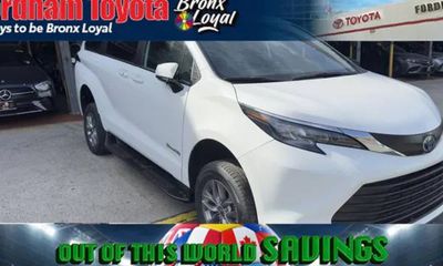 2026 Toyota Sienna LE