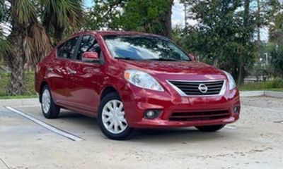 2012 Nissan Versa 16 SL