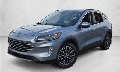 2022 Ford Escape Titanium Phev