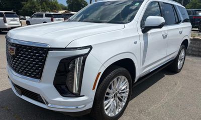 2026 Cadillac Escalade Luxury