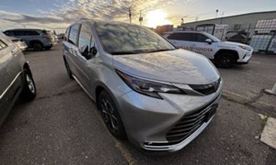 2025 Toyota Sienna Platinum