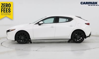 2024 Mazda MAZDA3 Premium Package