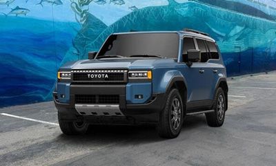2027 Toyota Land Cruiser Base