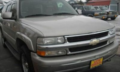 2004 Chevrolet Suburban 1500 LT