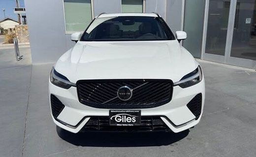 2026 Volvo XC60 Plus Dark
