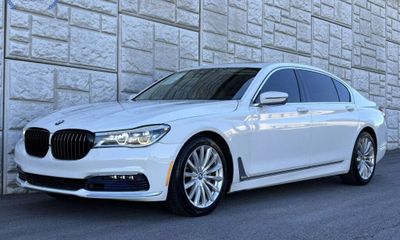 2016 BMW 740I