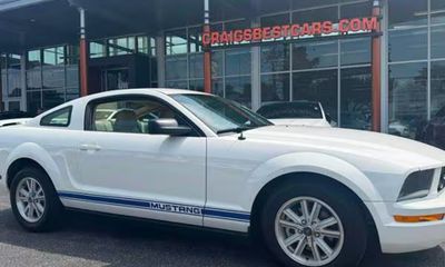 2006 Ford Mustang Standard