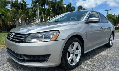 2013 Volkswagen Passat SE