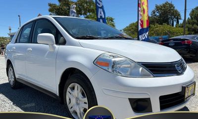 2011 Nissan Versa 18 S