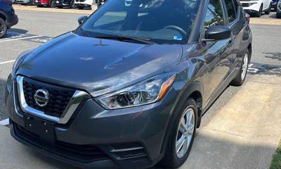 2020 Nissan Kicks S