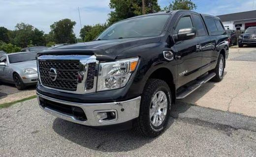 2017 Nissan Titan SV