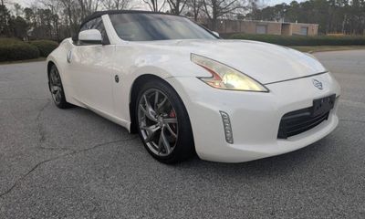 2015 Nissan 370Z Touring Roadster