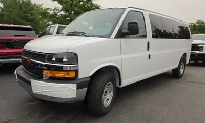 2026 Chevrolet Express LT EXT
