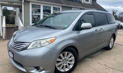 2016 Toyota Sienna XLE 7 Passenger