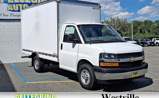 2025 Chevrolet Express 3500 Cutaway 139