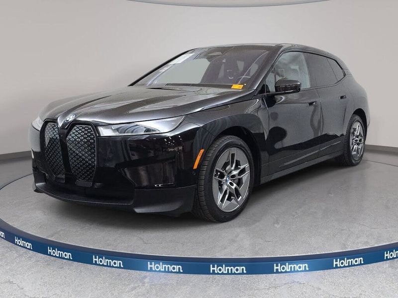 2022 Bmw IX — a typically priced live listing