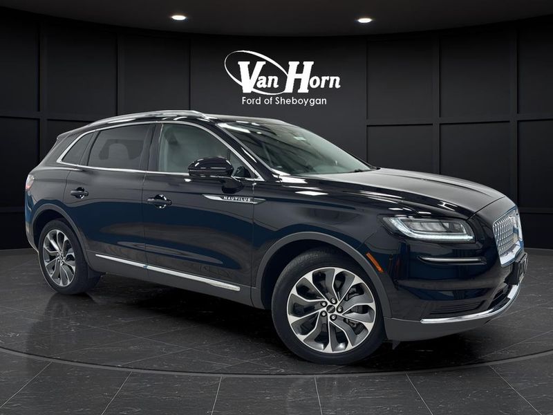 2023 Lincoln Nautilus — a typically priced live listing