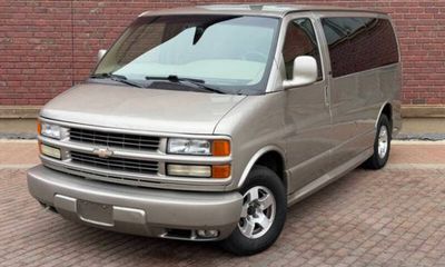 2001 Chevrolet Express Luxury