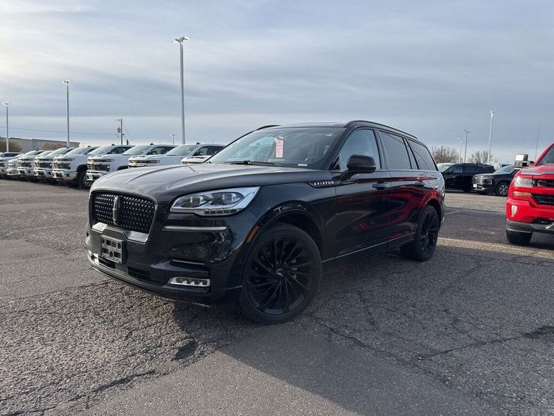 2022 Lincoln Aviator — a typically priced live listing