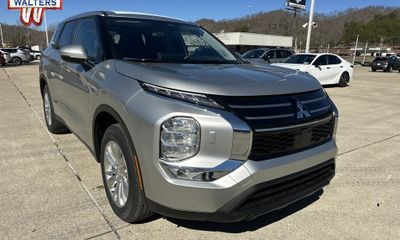 2026 Mitsubishi Outlander ES