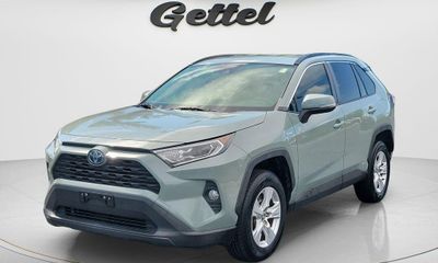 2020 Toyota RAV4 XLE HV