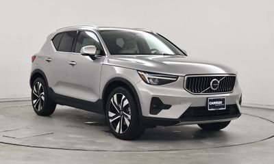 2023 Volvo XC40 Ultimate Bright