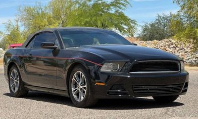 2014 Ford Mustang V6 Convertible