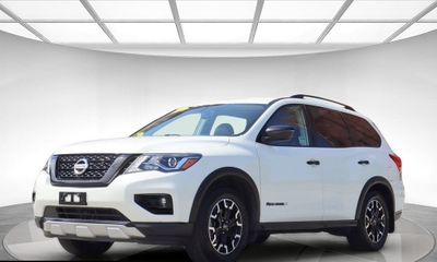 2020 Nissan Pathfinder SV