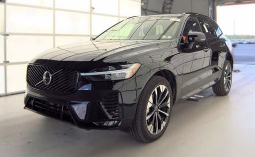 2026 Volvo XC60 Plus Dark