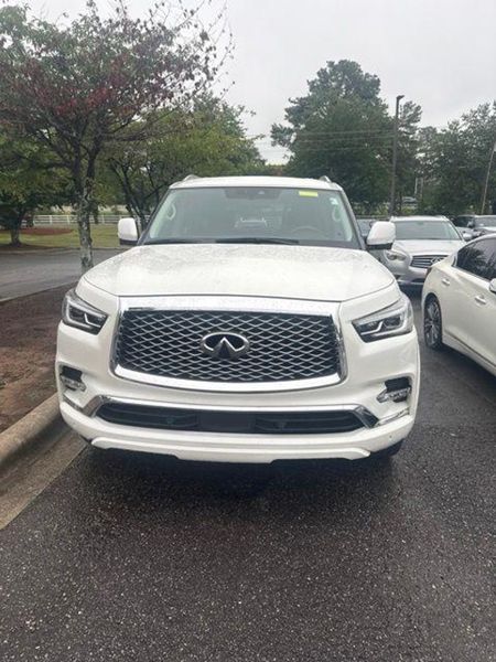 2024 Infiniti QX80 — a typically priced live listing